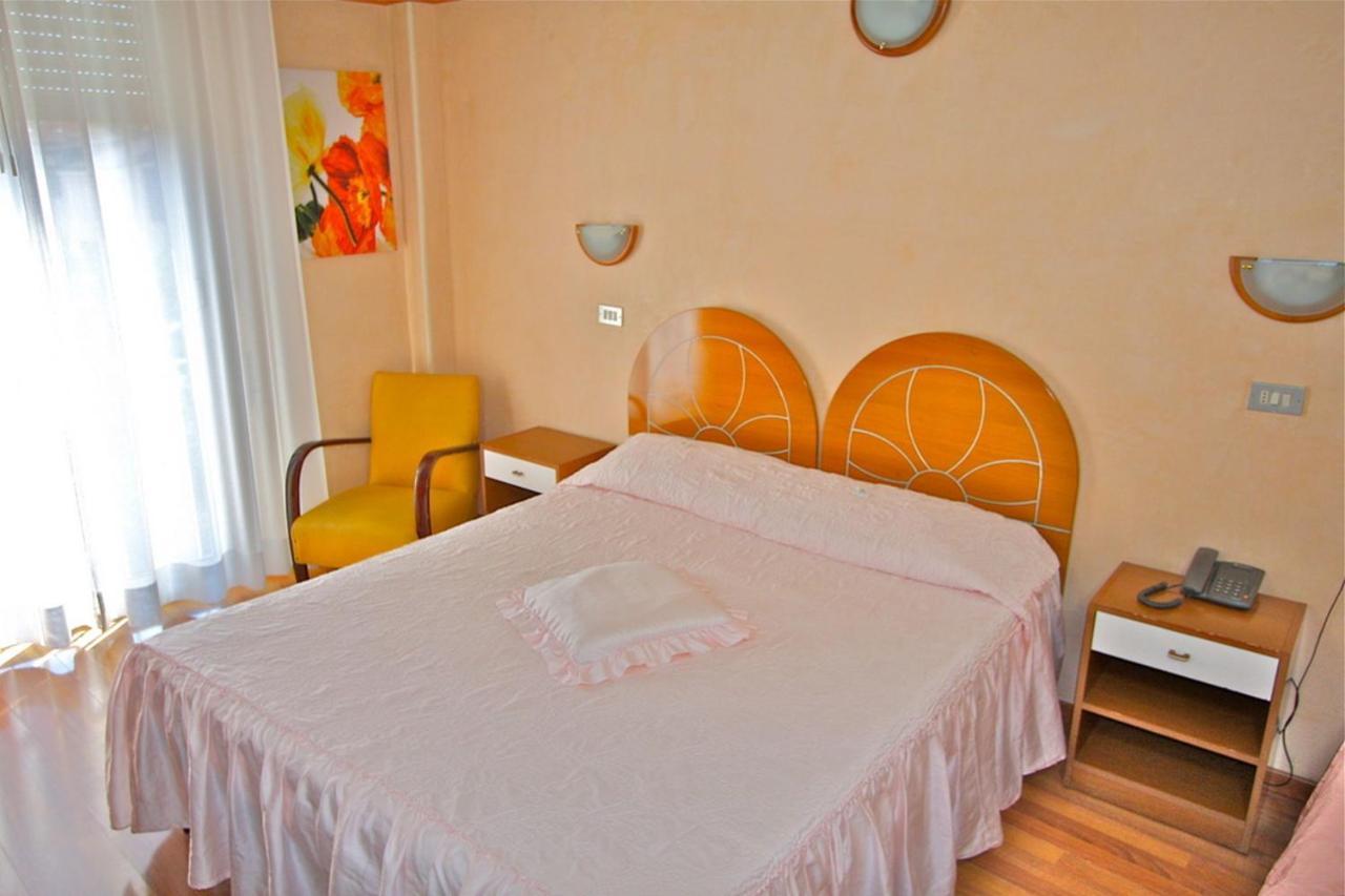 Hotel Britannia Rimini Marina Centro Quarto foto